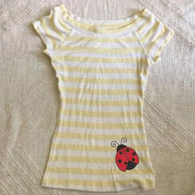 TrendHub Crop Top Y2k Estética Linda Chic Estampado Gráfico Camiseta de Manga Corta Clásico Minimalista Casual Moda Única Baby Tee