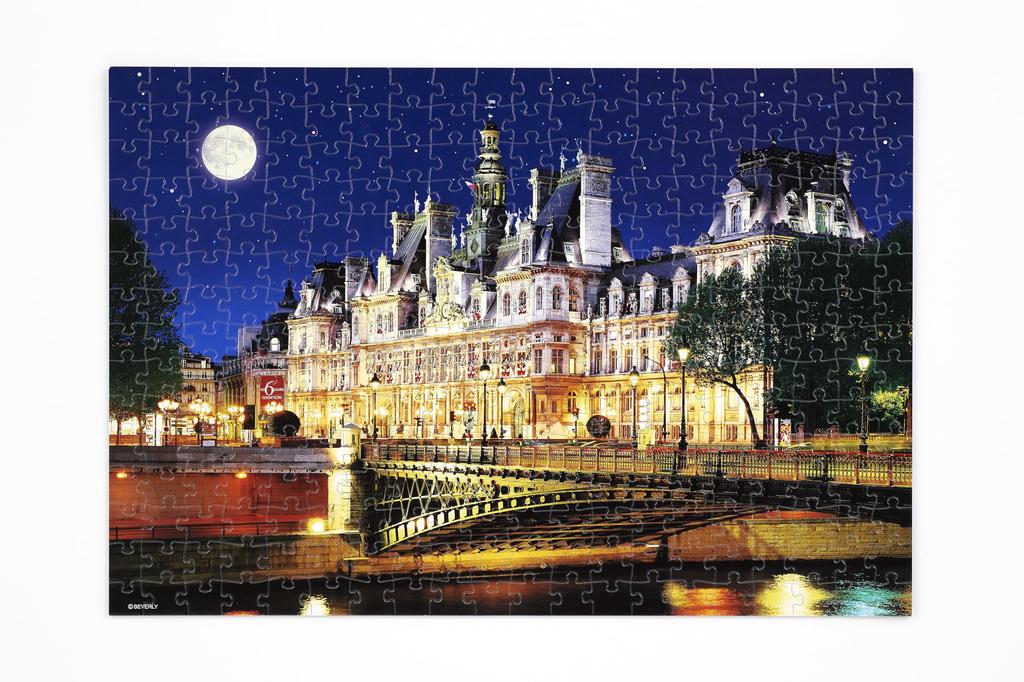 [Hergestellt in Japan] Beverly 300-Teile Puzzle: Pariser Rathaus unter dem Sternenhimmel (26 x 38 cm) 300-111