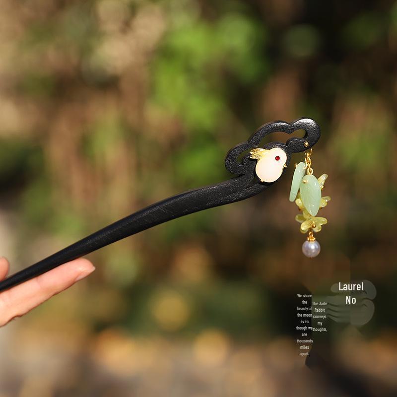 Vintage-Style Ebony Imitation Hairpin with Tassels and Wooden Step-Shaking Design for Hanfu and Ancient Costume Accessories