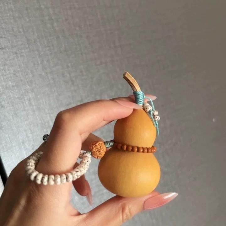 Xianci Wenwan Gourd Keychain & Car Pendant: Fortune and Blessing Charm for Men and Women