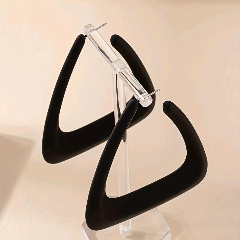 Bold Irregular Geometric Hoop Earrings Simple Versatile for Daily Wear Parties and Dates