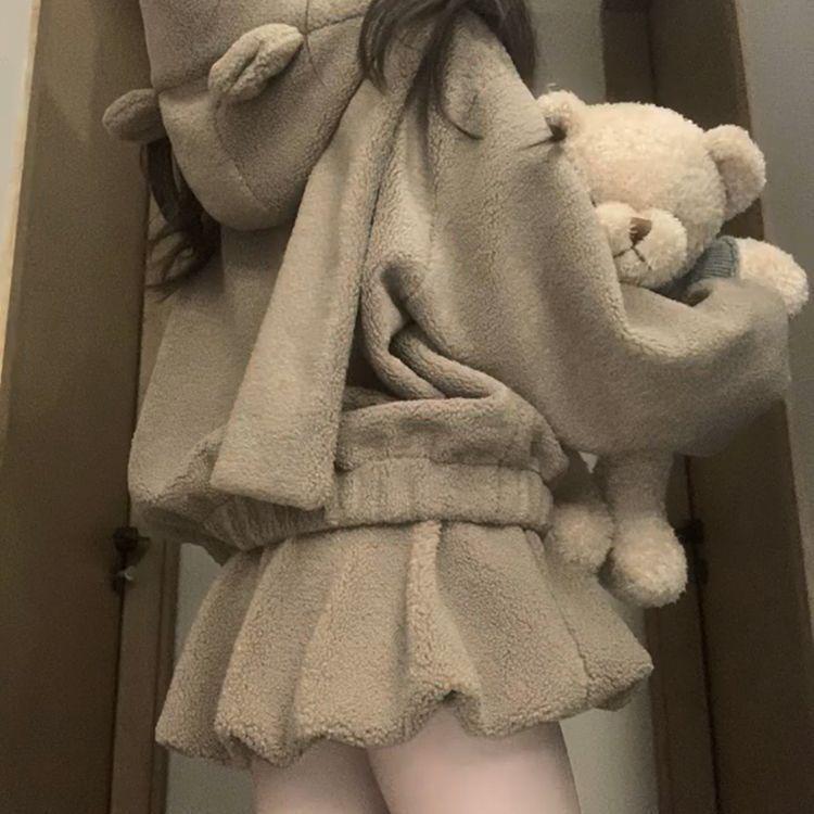 

Women s Lambswool Suit Set: Bear Jacket & High-Waisted Bud Shorts - College Style for Spring, Autumn, Winter XL for 120-135 jin