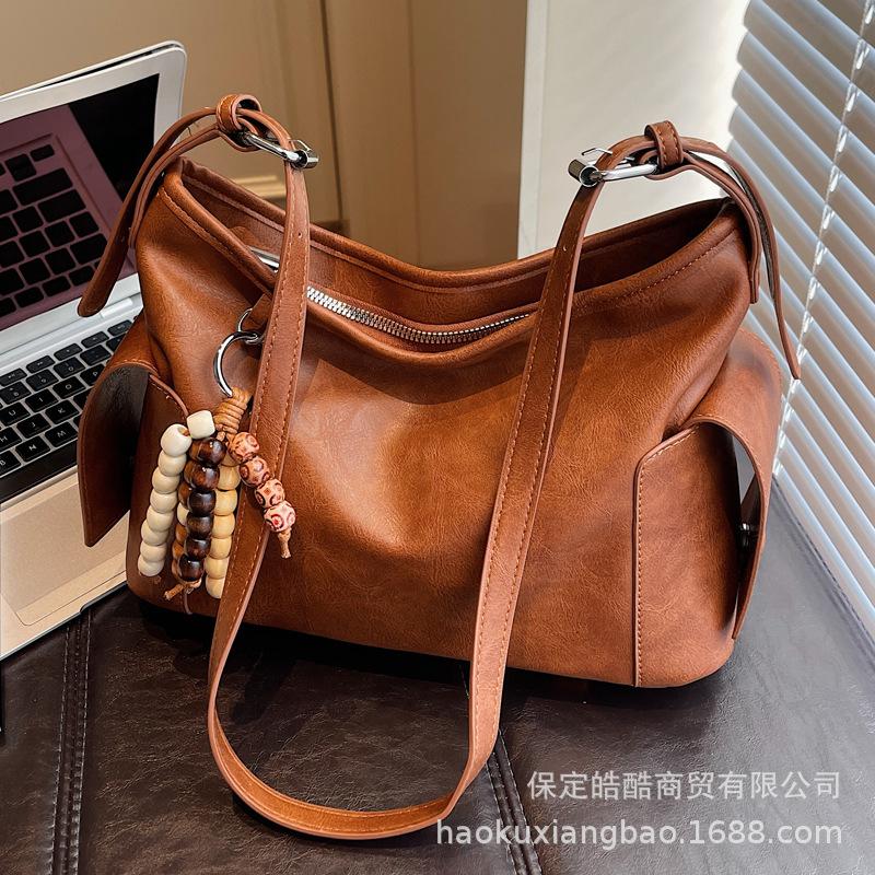 Large-capacity bag women's 2025 new autumn and winter popular high-end textured shoulder bag commuter tote bag messenger bag