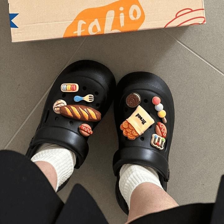 

Популярные милые мультяшные супермягкие толстоподошвенные туфли с отверстиями для детей для ношения на улице 2025 лето новая мягкая подошва нескользящие туфли с закрытым носком 35-36