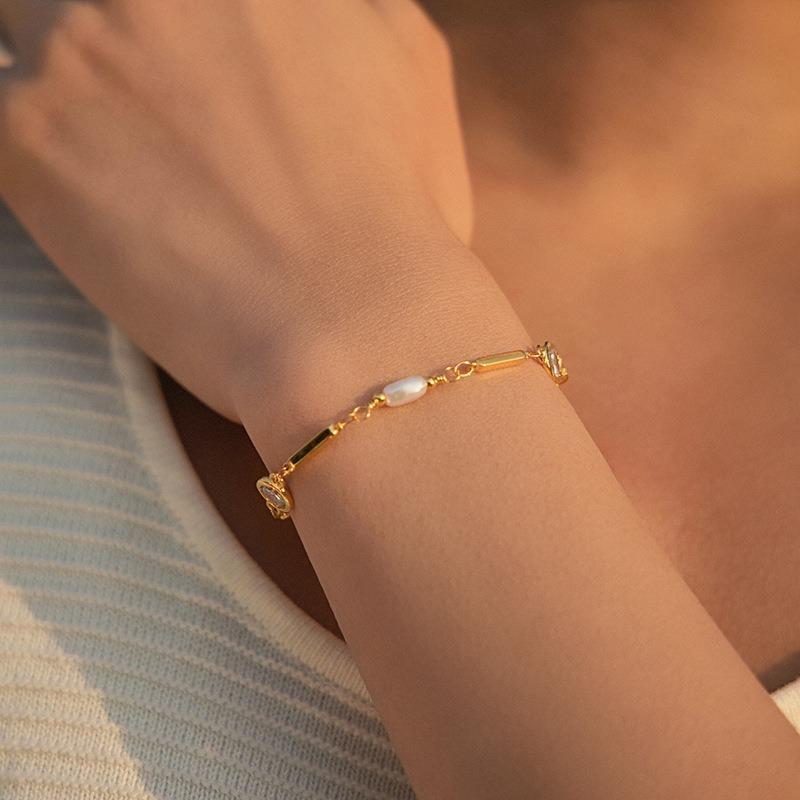 Elegantes Handgefertigtes 18 Karat Vergoldetes Zirkonia Eingelegtes ABS Perlen Armband Damen Exquisiter Schmuck