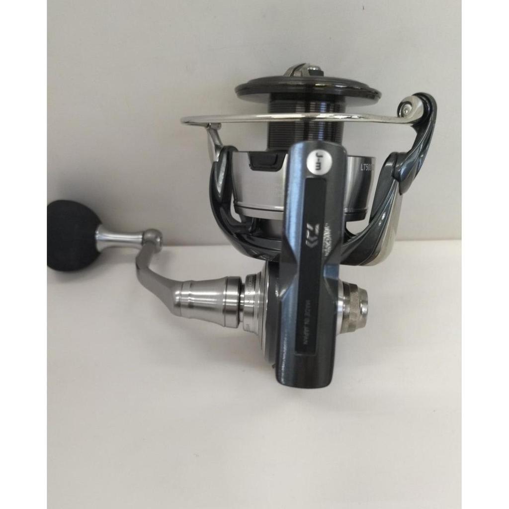 Used DAIWA 24CERTATE LT5000D spinning reel