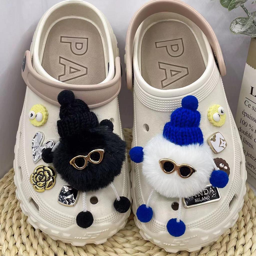 Trendy Plyšová Pompomová Dekorace na Dřeváky - Odnímatelné Pryskyřičné Doplňky Spon na Boty