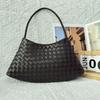 New handwoven bag, high-end women's vegetable basket, handbag, shoulder bag.