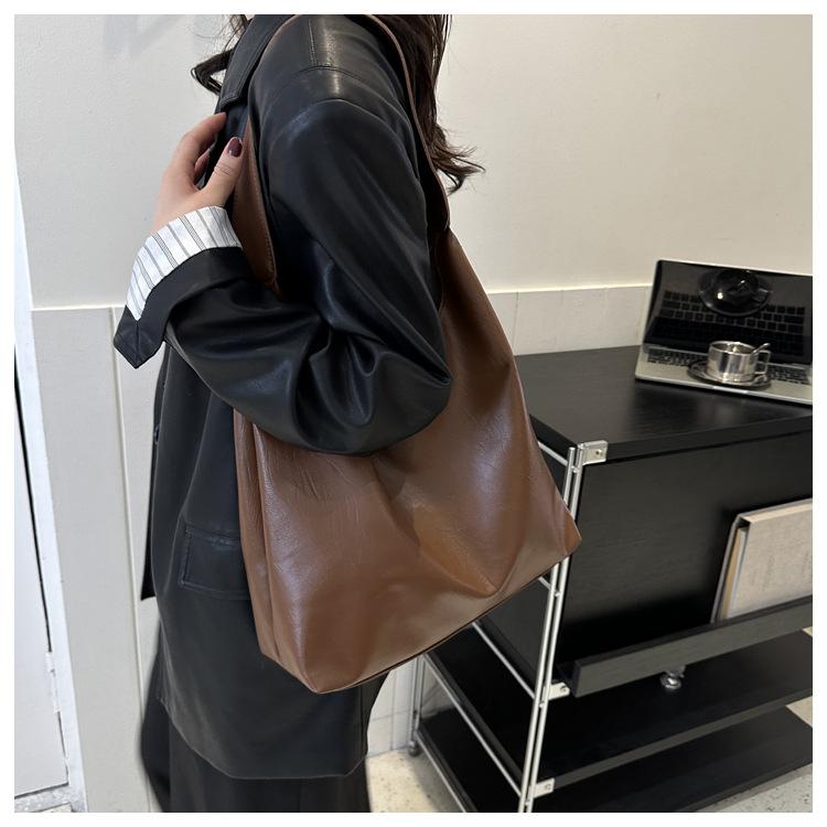 Große Kapazität Faux-Leder-Tragetasche für Damen Stilvolle Eimer-Schulter-Handtasche