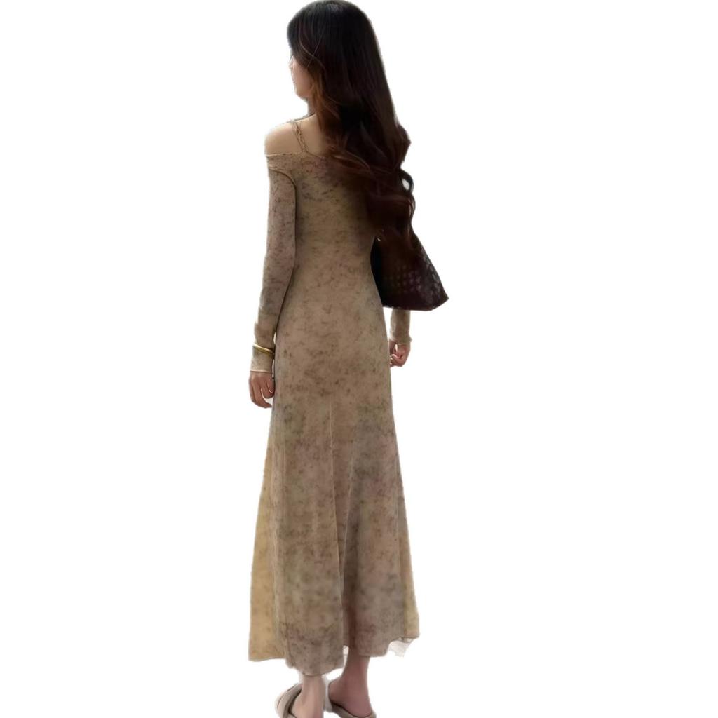 New Autumn and Winter Sexy Slanted Shoulder Long-sleeved Dress Women's Waist and Thin Slim Temperament Long Dress Picture Color