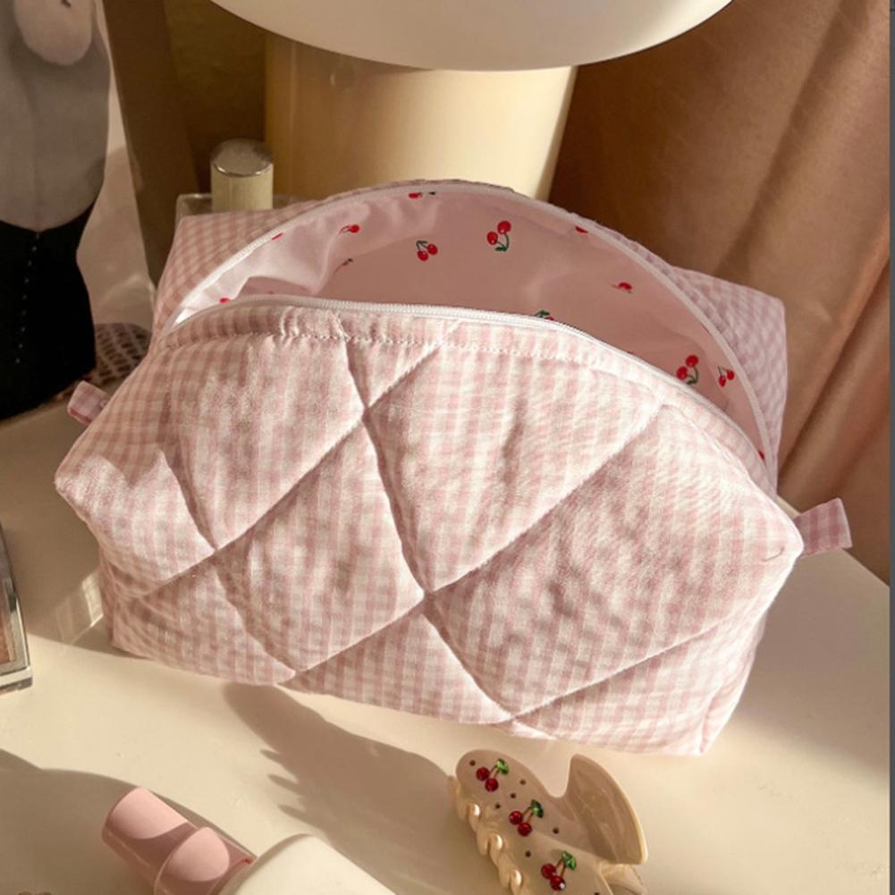 Women Skincare Pouch Large Capacity Quilted Checkered Makeup Bag Lady Makeup Bag Purse Lightweight for Cosmetics Makeup Brushes