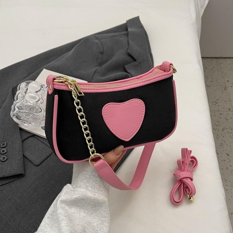 

Fashionable Pu Crossbody Bag For Women With Lovely Heart Design 2023 Winter Commuter Shoulder Bag чорний