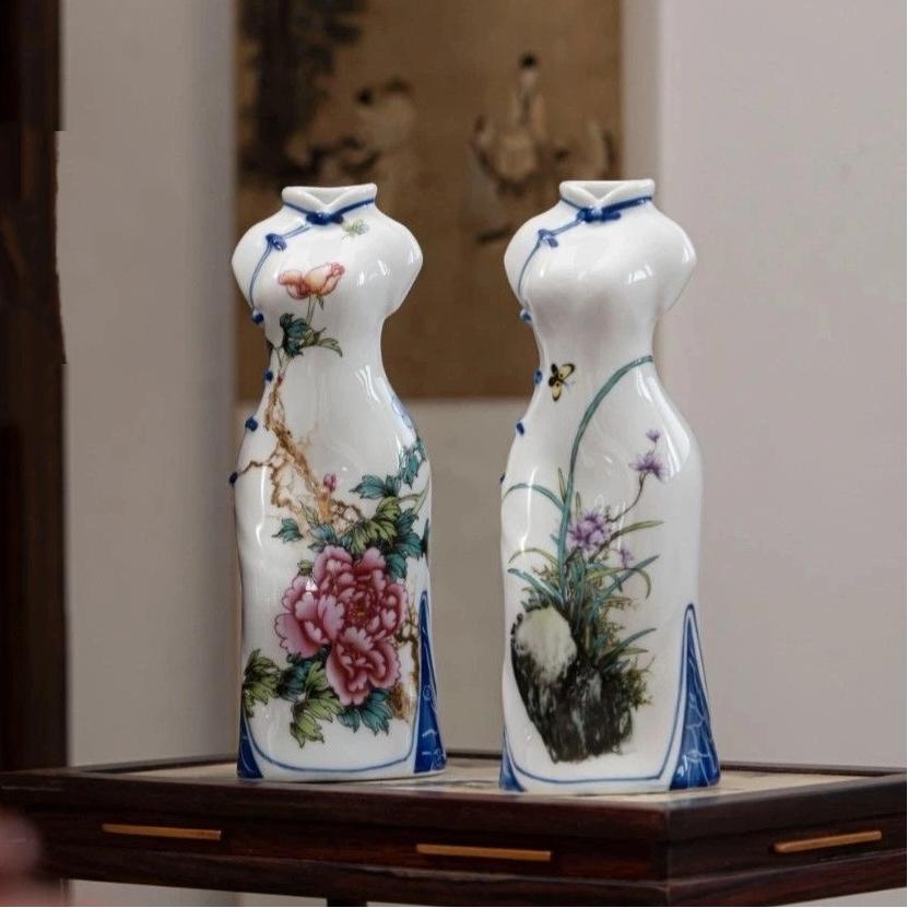 Handmade Hand-Painted Ceramic Qipao Vase – Chinese Style Home Decor Ornament
