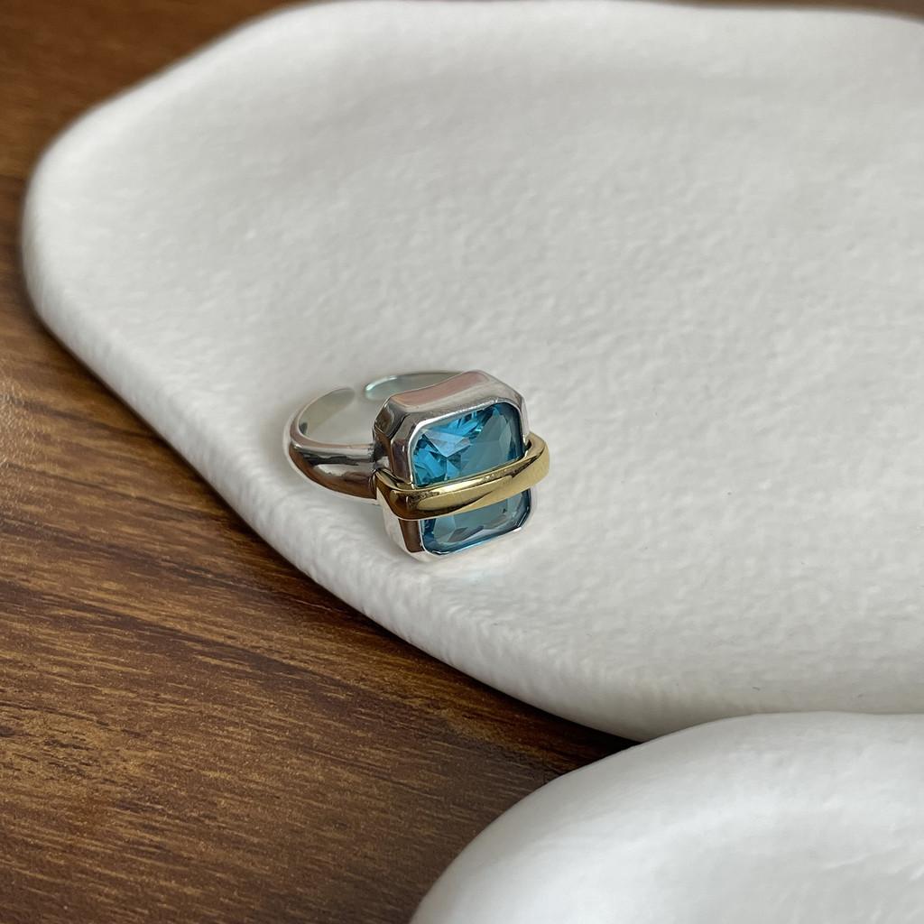 Deep Beautiful Blue Crystal Gem Square Ring With Vintage Appeal Gifting For