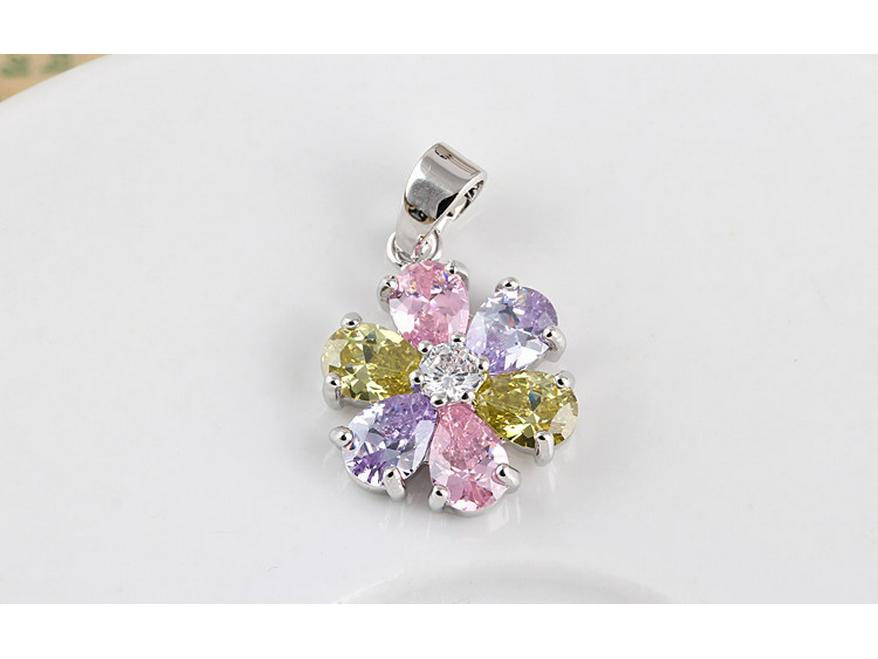 

Красочное ожерелье с подвеской в виде цветка, инкрустированное кристаллами циркония ААА