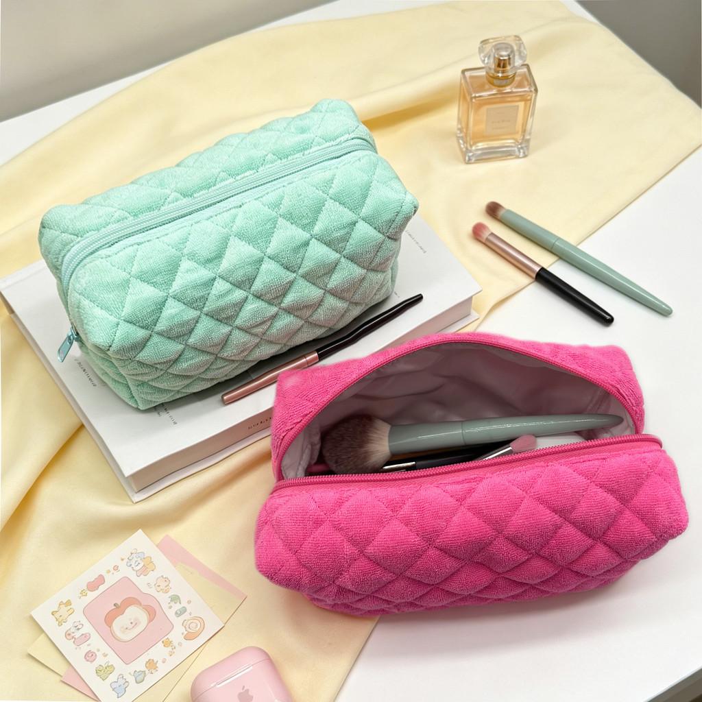 Plush Travel Toiletry Bag With Zipper For Women Storage Organizer
