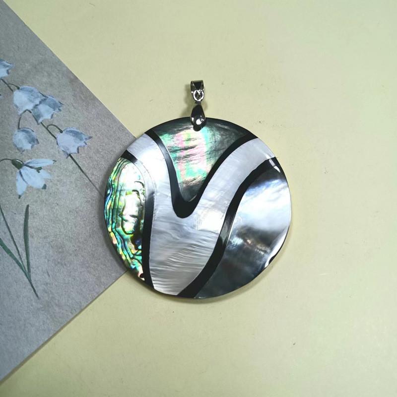 Seashell Heart Shaped Pendant Jewelry With Handcrafted Shell And Pearl For Casual Wear