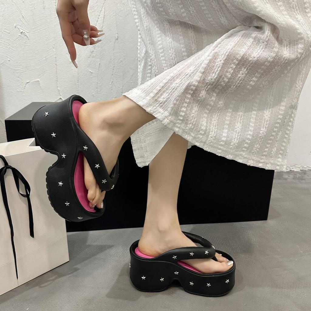 Thick-soled Flip-flops Women's Fashion Versatile Casual Pinch Feet Small Cool Slippers Women's 2025 New Summer Wear