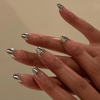 Punte per unghie finte minimaliste argento e rosa in stile francese