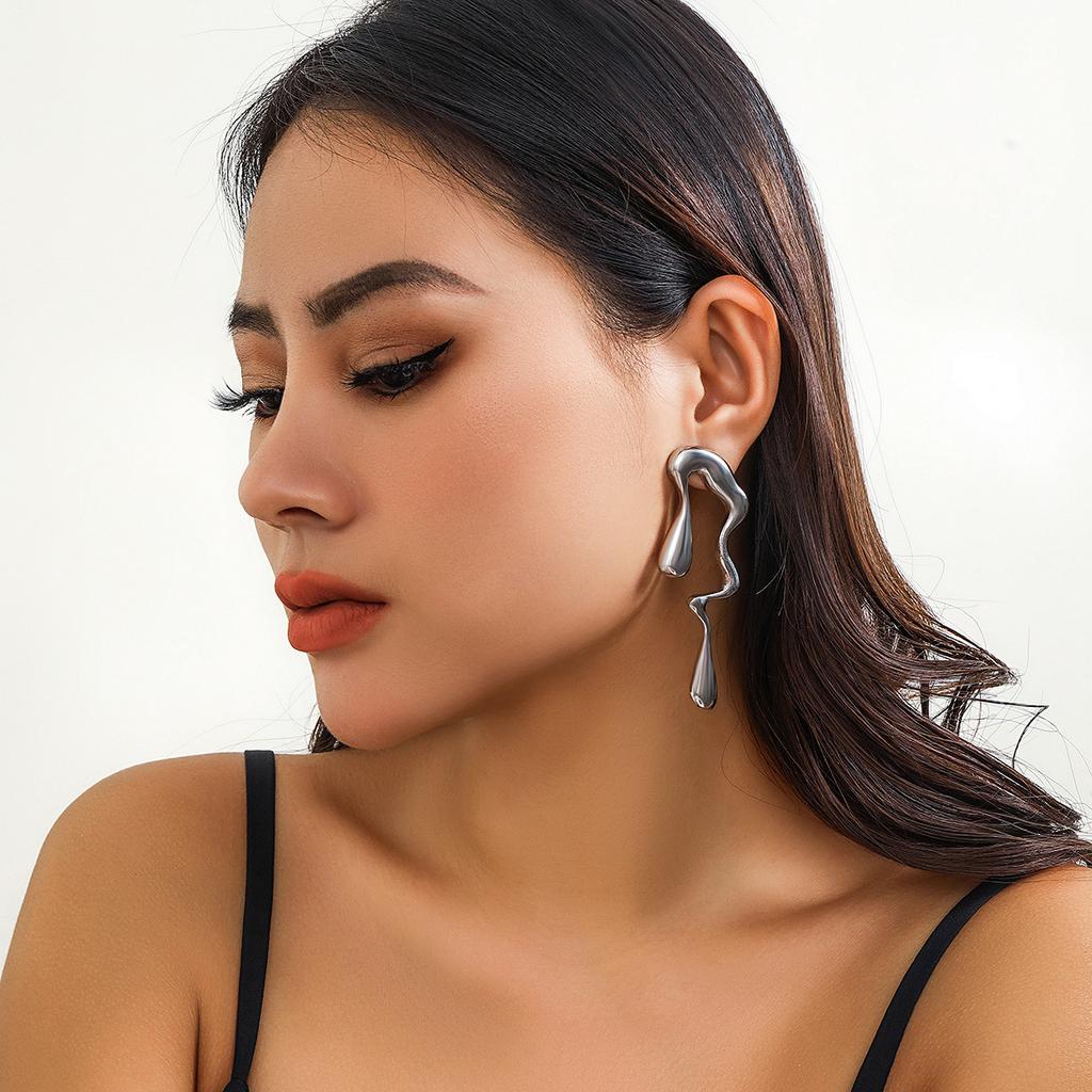 Sweet And Cool Design Sense Liquid Metal Wind Neck Chain Necklace Irregular Water Drop Lava Necklace Female