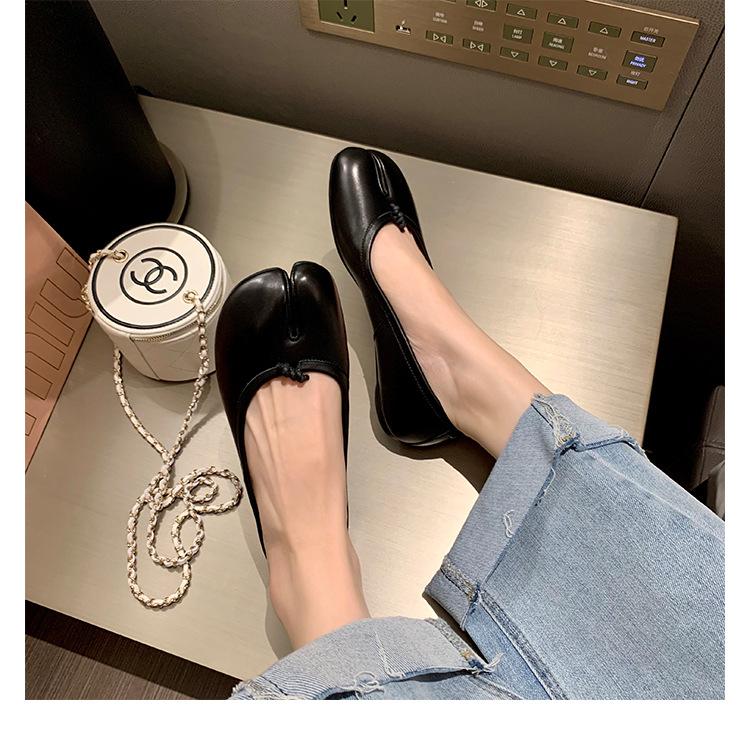 Sheepskin version~ retro leather soft-soled pig's trotters split-toed shoes women's not tired feet flat-soled shallow mouth single shoes horseshoe 