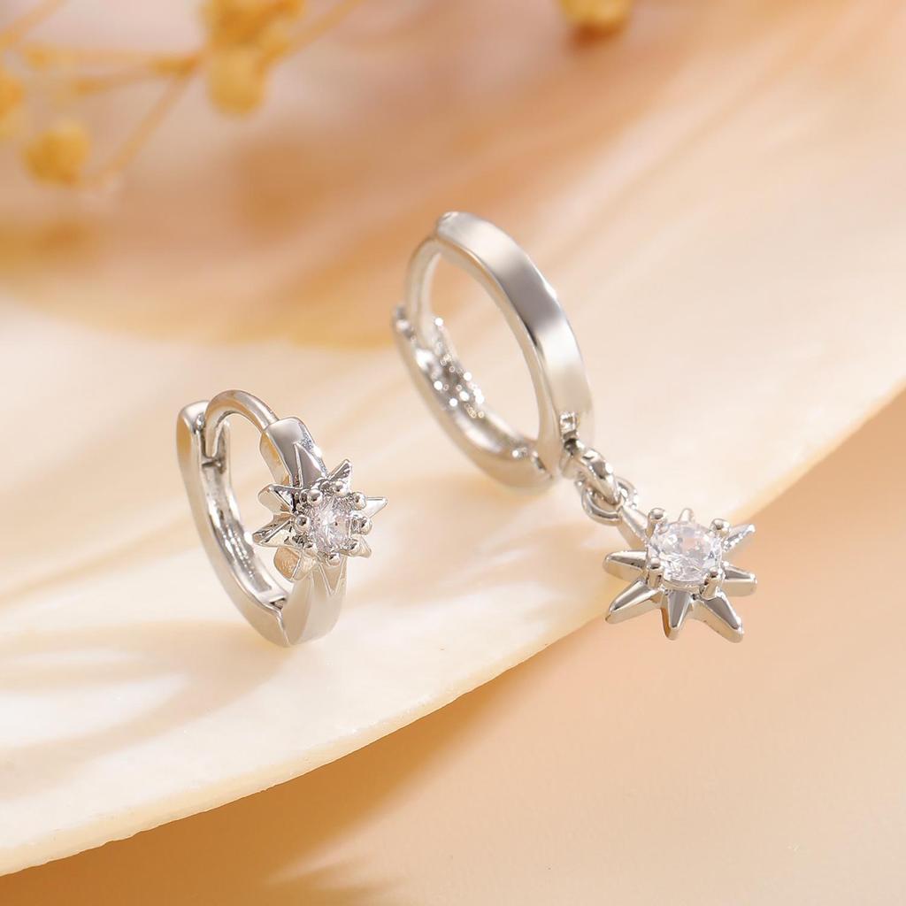 Elegant Asymmetrical Eight-Pointed Star Earrings, French Light Luxury Style, Simple Gold Ear Cuffs for Women