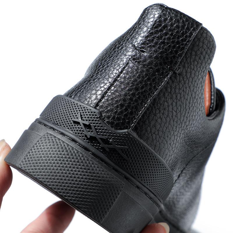 New men's leather shoes, shoes with one pedal, lazy shoes with soft soles and soft surfaces, short casual models.