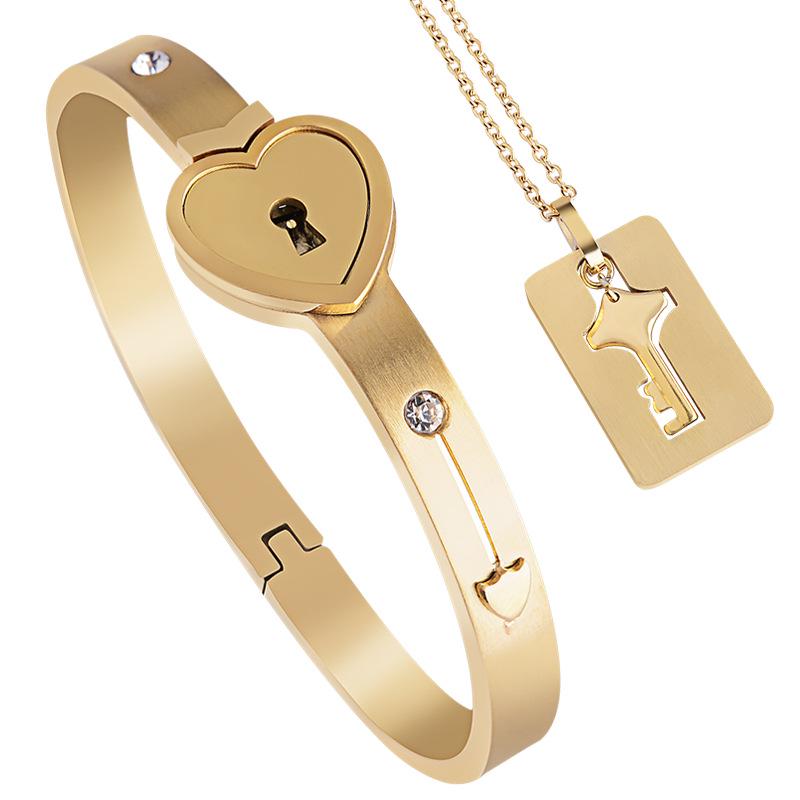 Bracelet Interlock en Acier Titane Style Fala Chen "Triumph in the Skies" pour Couples avec Fermoir Cœur Diamanté