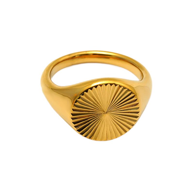 18K Gold-Plated Stainless Steel Engraved Ring - Versatile Light Luxury Jewelry for Women