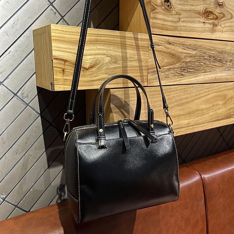 Kožená taška Dámská jarní/letní crossbody taška Dojížděcí ruční taška přes rameno Vintage nákupní taška