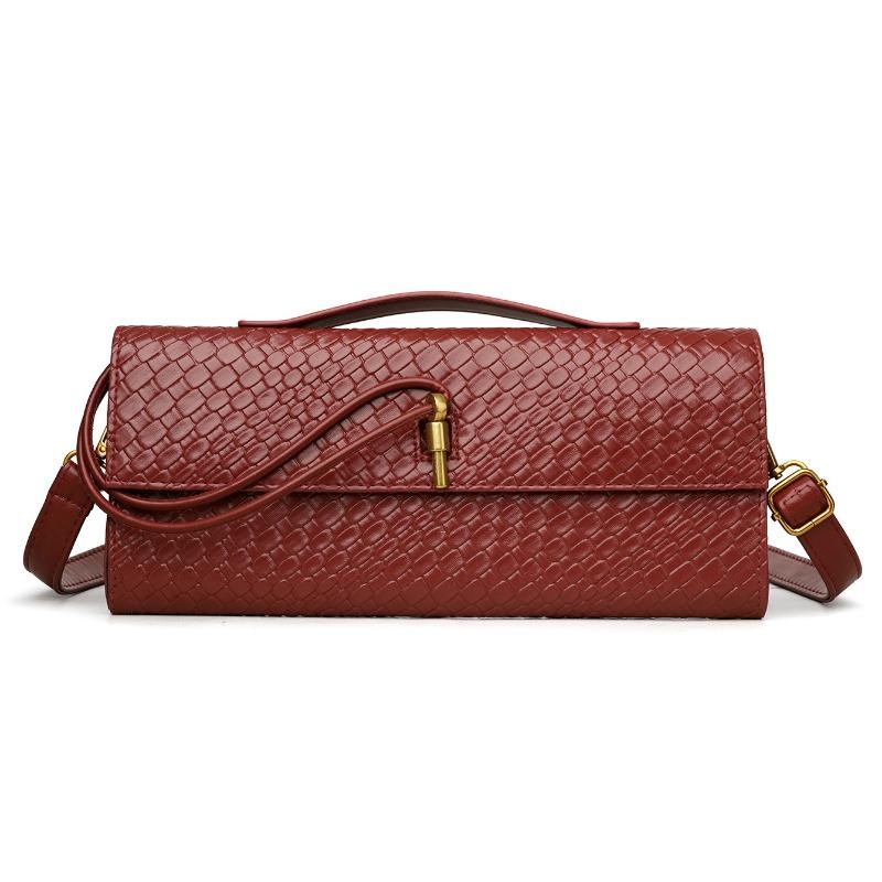 Single-shoulder Baguette Bag, A Niche and High-end Horizontal Hand-held Evening Bag, A Versatile and Elegant Crossbody Bag