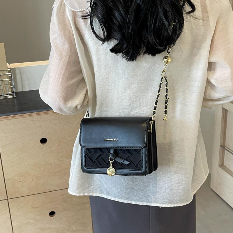 

Зимняя супер огненная маленькая квадратная сумка через плечо с ромбовидной цепочкой женская новинка 2025 года модная премиальная сумка через плечо 19*8*14 чёрный