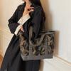 Borsa Tote Nyl Camouflage con Cerniera Moda Casual 2026 Nuovo Design Tendenza Senso di Design Borse di Nicchia Alta Capacità Borse a Spalla per Pendolari