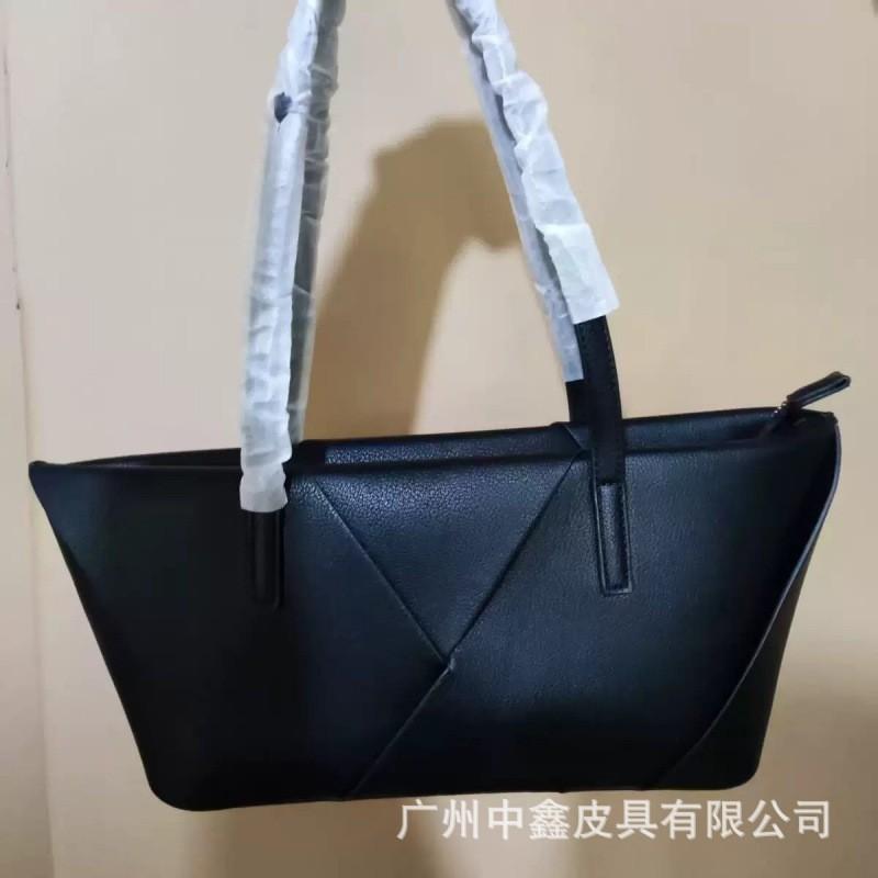 

Spanish Women s Bag New Fashionable All-matching Interwoven Details Decoration Large Capacity Portable Crossbody Single Shoulder чёрный