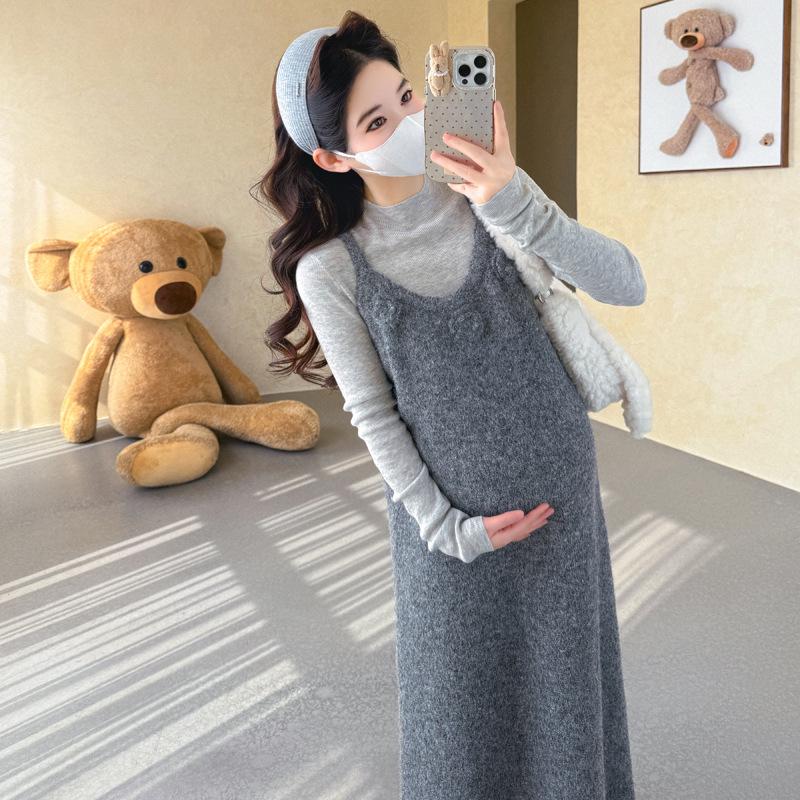 2026 Autumn/Winter Maternity Fashion Set: Camisole Vest, Knit Skirt & Base Layer Top Gray Base Layer Top