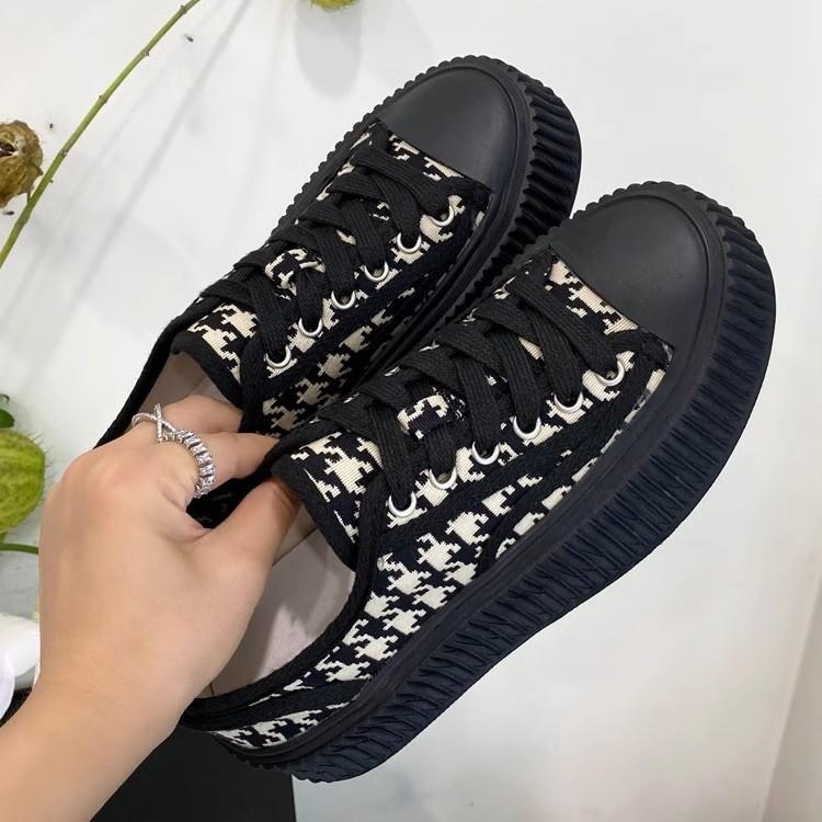 Xiaoxiangfeng platform casual canvas shoes women's 2025 spring new versatile muffin little white shoes heightening biscuit shoes