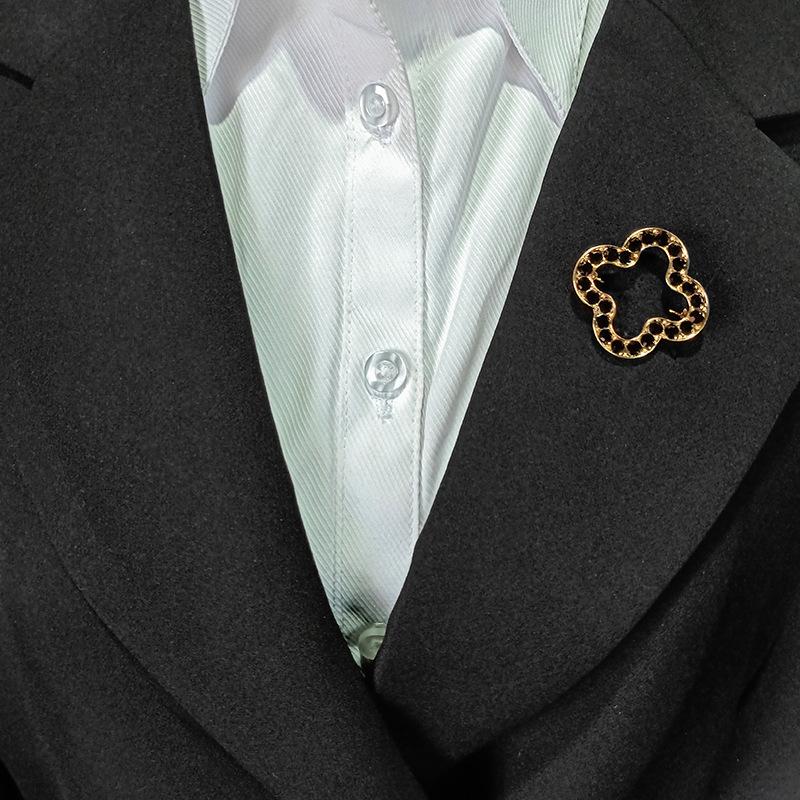 Simple Five-pointed Star Moon Brooch, Fashionable and Versatile, Neckline Pin, Clothing Shirt, Anti-light Fixed Trinkets.