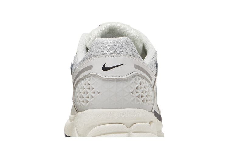 Women's Sneakers Nike Zoom Vomero 5 Photon Dust Metallic Silver (Women's) Photon Dust/Chrome/Gridiron/Sail