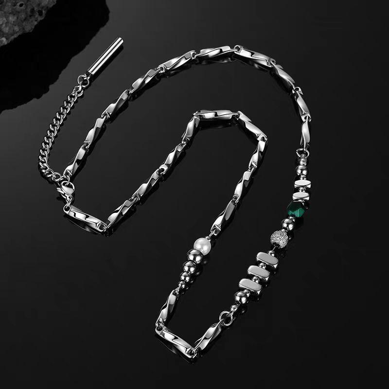 

Titanium Steel Mobius Spliced Broken Silver Necklace for Men, Simple and High-End Feel, Versatile and Non-Fading, Autumn and Winter Sweater Chain Necklace50+5CM