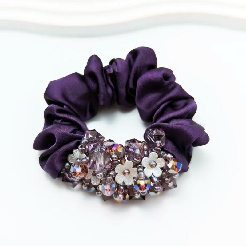 New Arrvial Luxurious Acrylic Flower Scrunchie Hair Tie Satin Crystal Ponytail Holder Fashionable Women Hair Accessories