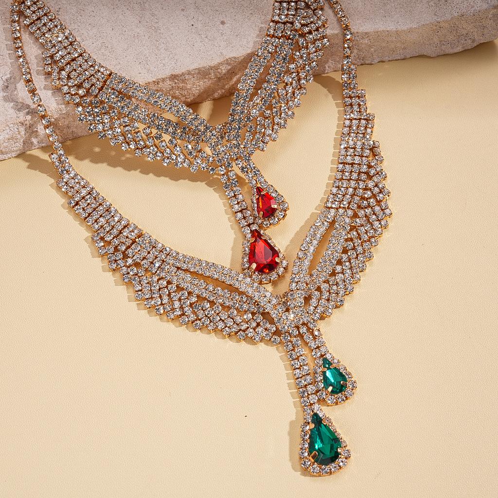 Two-piece Set of Diamond-encrusted Water Drop Pendant, Collarbone Chain, Temperament, Fashionable Neck Chain, Light Luxury Necklace.