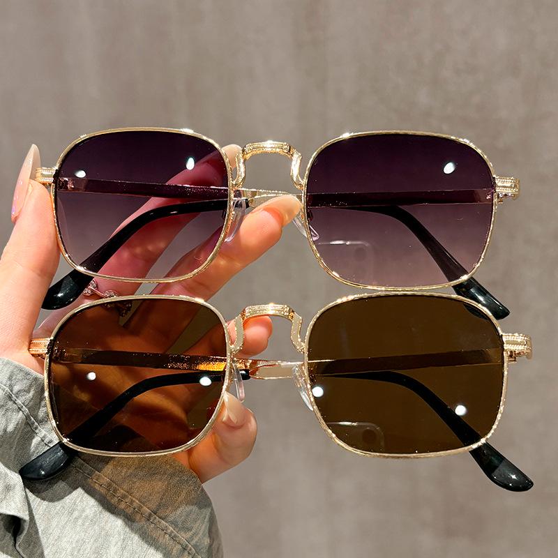High-end Retro Cat Eye UV Protection Metal Sunglasses for Women