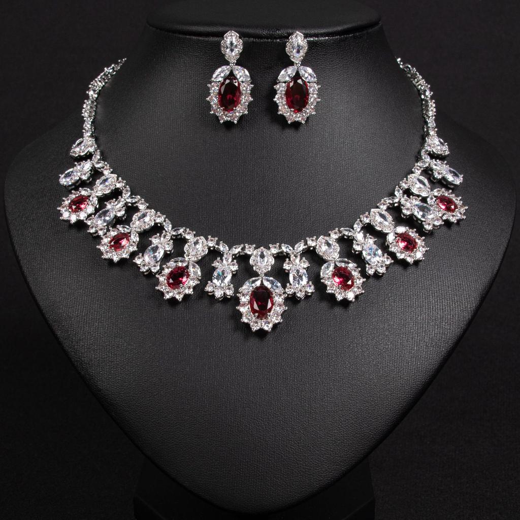 Women's Light Luxury Niche Design Floral Zircon Necklace Earring Set Fashionable And Versatile Pendant Set Daily Accessories