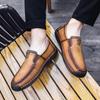 Plus Size მამაკაცის გაყოფილი ტყავის ჩვეულებრივი ტყავის ფეხსაცმელი მამაკაცის ლოფერები კომფორტული მართვის ფეხსაცმელი მოკასინი მამაკაცის ბრტყელი ფეხსაცმელი