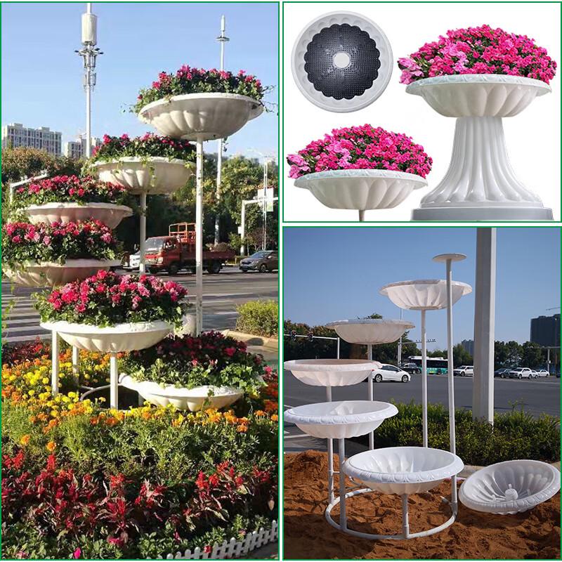 Outdoor Rainbow Glass Flower Display Sculpture