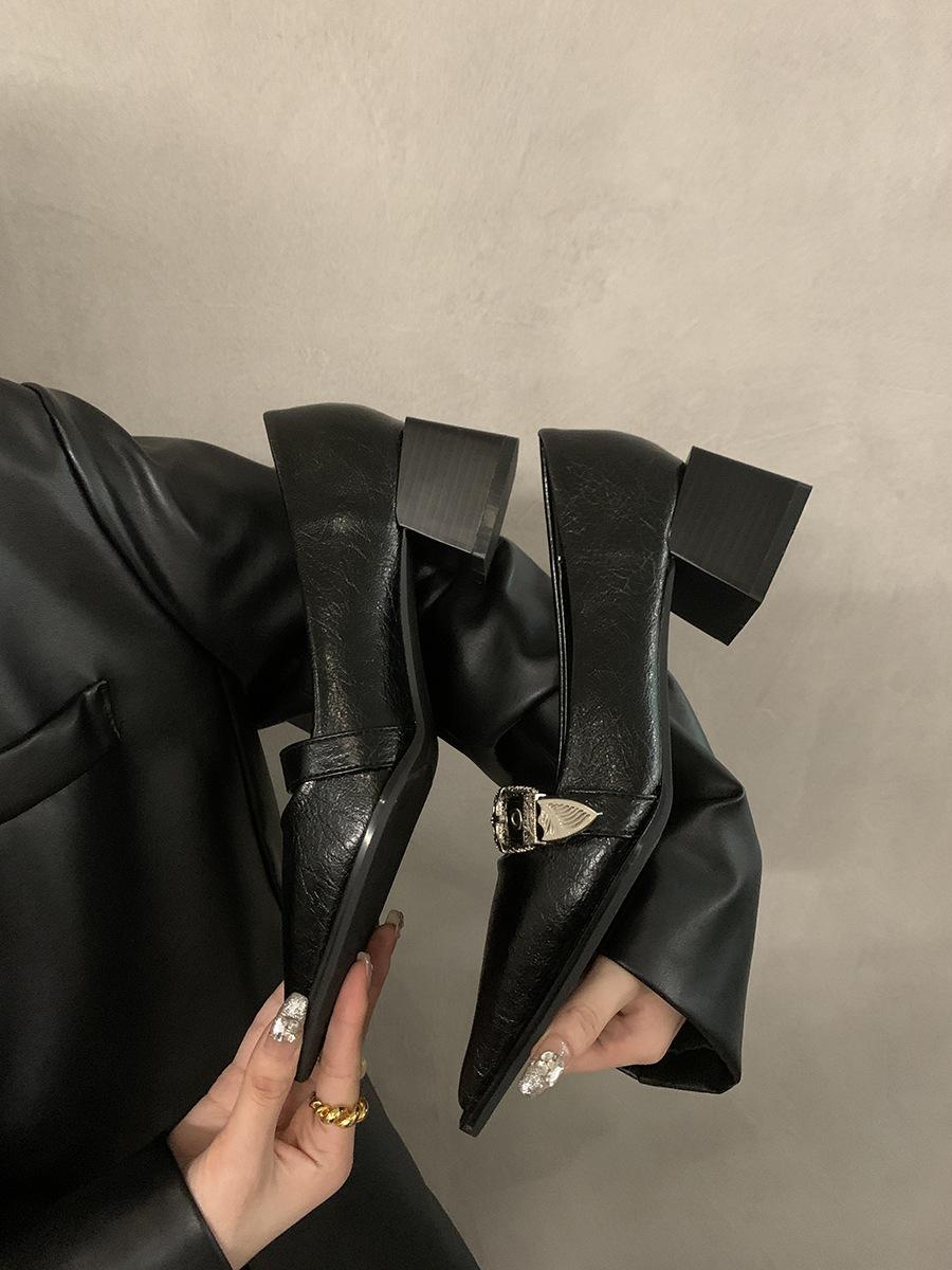 

thick heel black pointed high heel single shoes women s 2025 new small leather shoes retro commuter loafers 35 чёрный