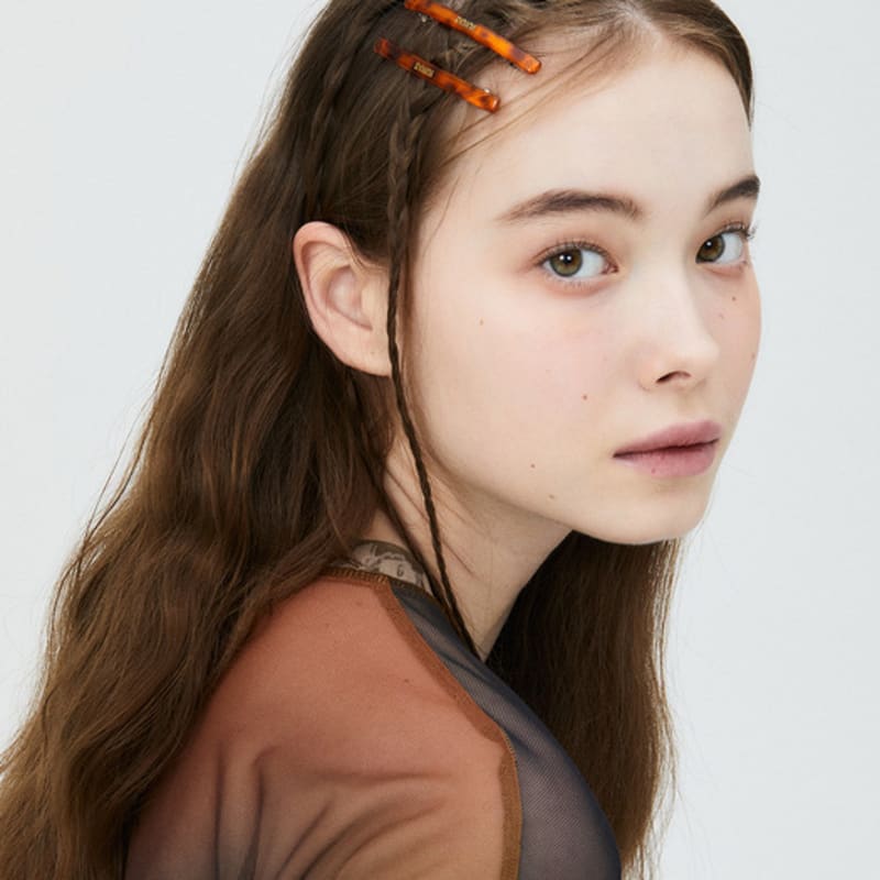 

DNINI Simple Lettering Barrettes(Brown) BROWN