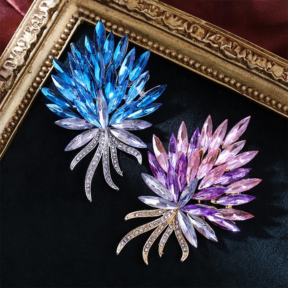 Light Luxury Pink Crystal Bouquet Pearl Brooch High-end Sense Niche Women's High-end Suit Chest Flower Brooch Accessory