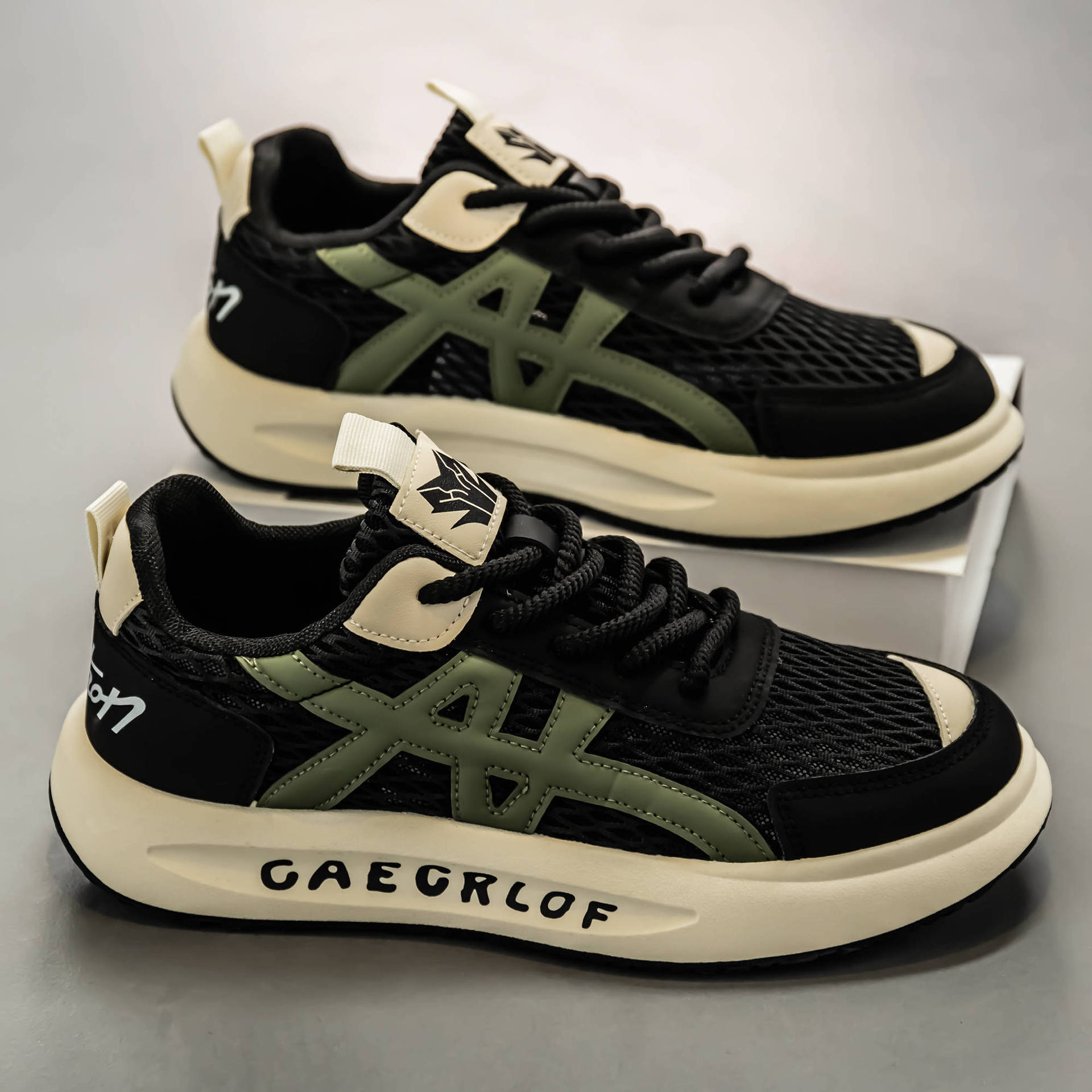 

European station men s shoes live broadcast summer mesh breathable casual sports shoes students versatile thick soles heightening dad shoes 39 чёрный