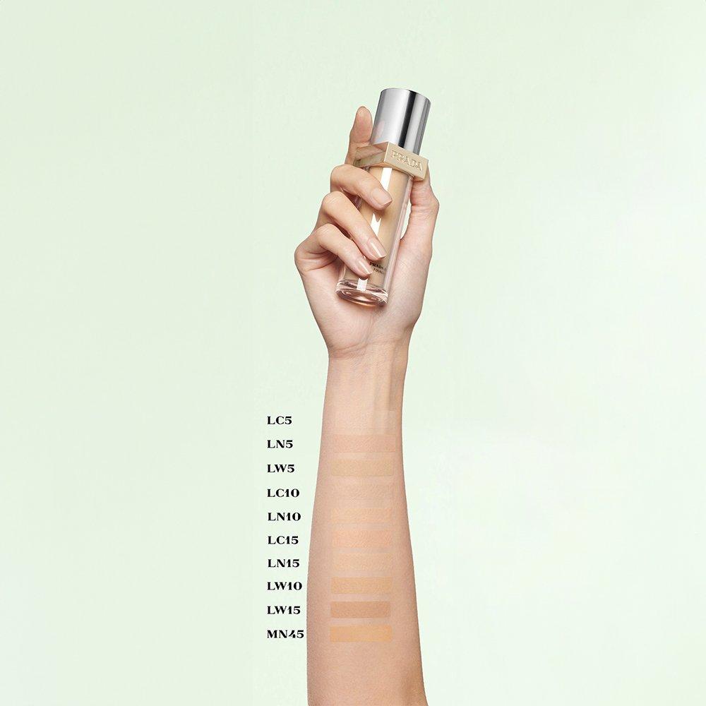 Prada Reveal Hautoptimierende Foundation 30ML
